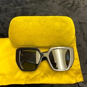 Gucci Women's Geometric Black Frame Sunglasses
